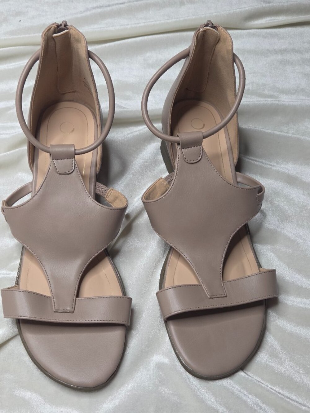 Journee Collection Trayle Taupe Wedge Sandals Size 10 NEW